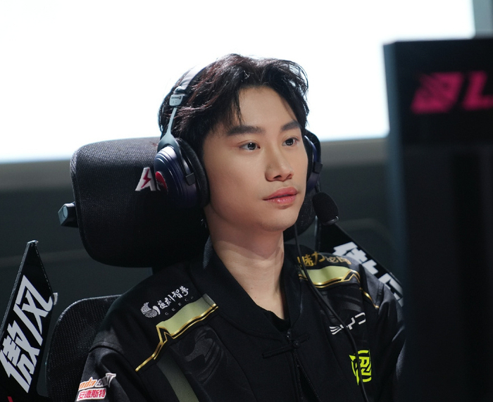 LD sports-Doinb重返赛场，出色防守首场状态出色，皇家马德里观众沸腾！比赛高潮迭起的简单介绍-LD sports